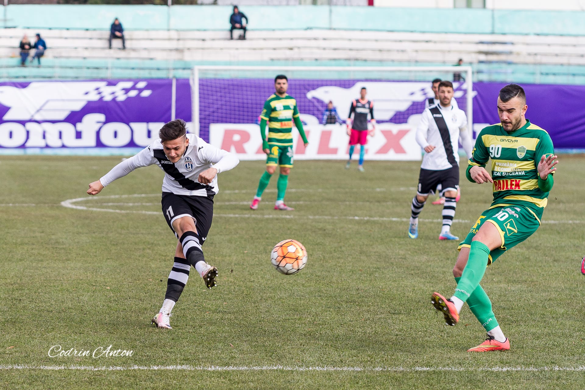Fotografie de sport: Foresta Suceava - Juventus Bucuresti, liga a 2-a